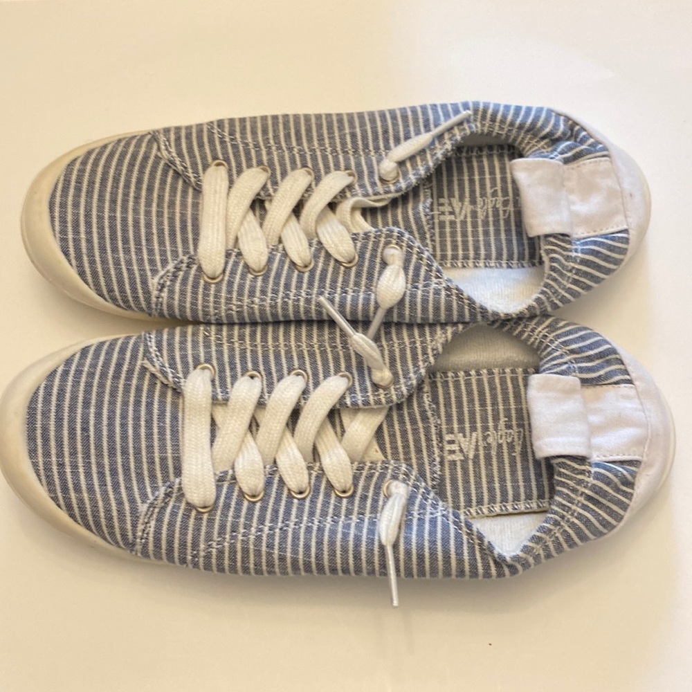 American Eagle by Payless Women Size 8-1/2 Striped Sneakers Like New